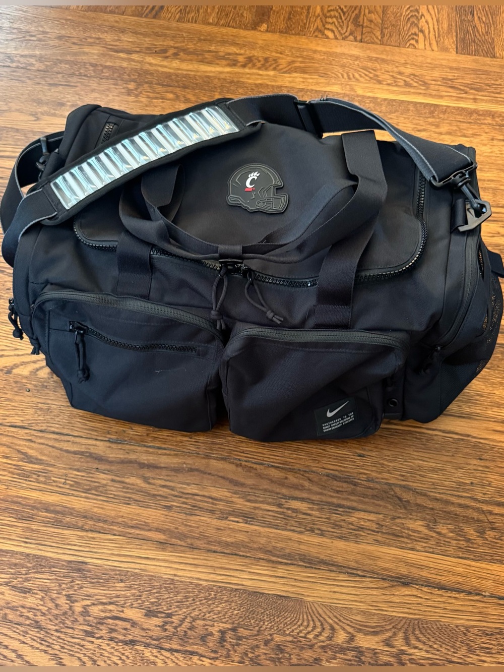 UNIVERSITY OF CINCINNATI (TEAM ISSUED) Nike Utility Power Training Duffel Duffle
